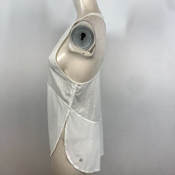 LULULEMON - WOMEN'S 6 - WHITE SLEEVELESS ROUND NECK LACE TWIST TANK TOP - Picture 3 of 5